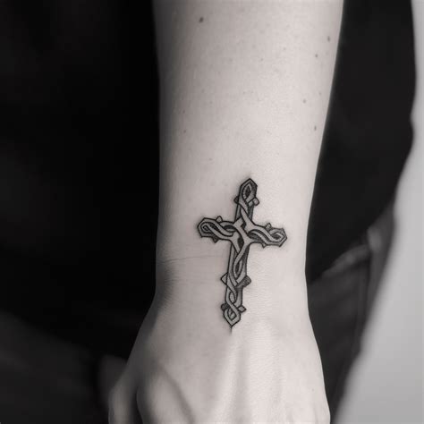 Celtic Cross Tattoo Meaning And 21 Design Ideas - On Your Journey