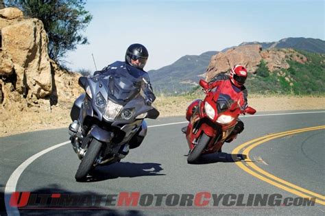 2014 BMW R1200RT Vs. 2014 Yamaha FJR1300ES | Review