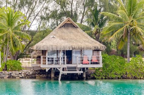 Premium Photo | Overwater bungalows french polynesia