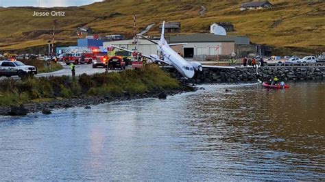 Video Passenger killed, 10 others hurt in Alaska plane crash - ABC News