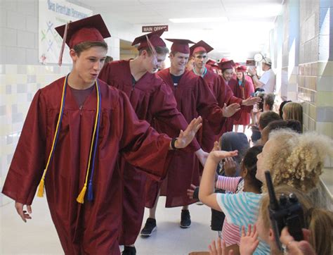 ‘Graduation walk’ in Falls district elementary schools | Express News, Your Local News