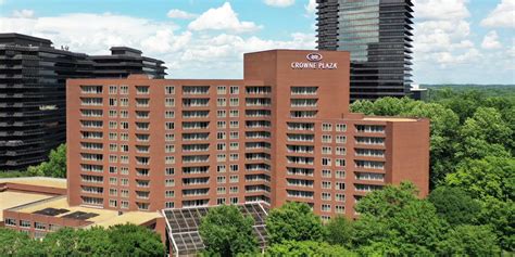 Crowne Plaza Atlanta Perimeter at Ravinia | Atlanta Perimeter Hotel