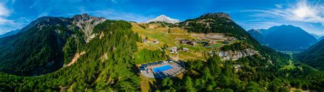 Alpine Pool - Courmayeur Mont Blanc Funivie