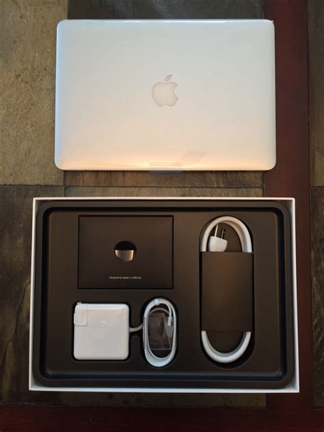 Unboxing the 13" MacBook Pro (2015) - Your MacTek