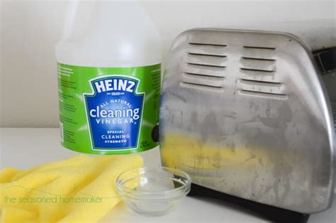 The Seasoned HomemakerClean with Vinegar - Cleaning Stainless Steel