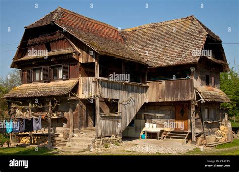 300-year-old wooden house in the Cigoc village, Park Pirode, Croatia, Europe Stock Photo - Alamy