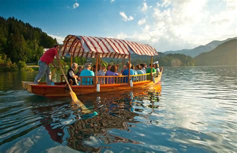 Traditional pletna boat - Day Trips Slovenia