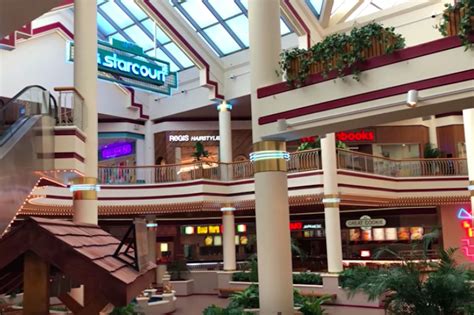 Stranger Things 3’s Starcourt Mall is actually a real dead mall - Curbed