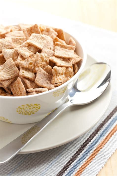 Cinnamon cereal in bowl stock image. Image of fresh, corn - 16148367