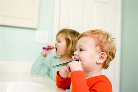 How to brush your toddler's or infant's teeth - Kids Teeth