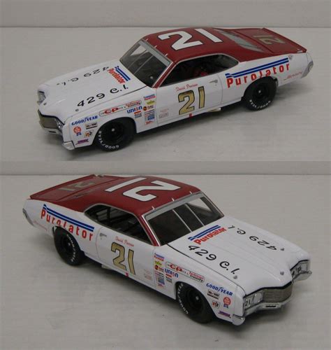 1971 DAVID PEARSON #21 PUROLATOR MERCURY CYCLONE *AUTOGRAPHED* 1/24 UNIVERSITY OF RACING LEGENDS ...