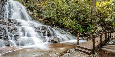 Must-See Waterfalls throughout the Smoky Mountains