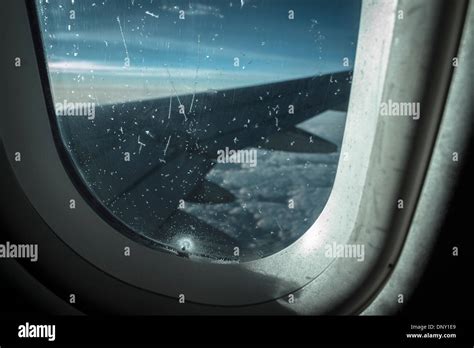 Airplane window seat view hi-res stock photography and images - Alamy