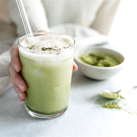 3-Minute Matcha Latte - Detoxinista