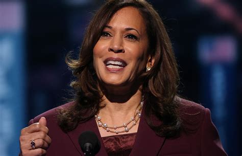 Kamala Harris' Style and Pearls - The Pearl Source Blog