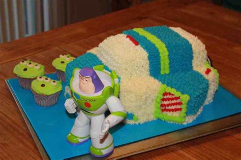 Toy Story Buzz Lightyear Spaceship - CakeCentral.com