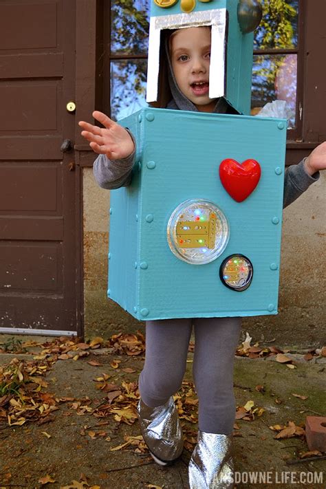 Handmade robot costume: Girls can be robots too! - Lansdowne Life