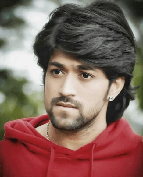 Yash Age, Caste, Wife, Children, Family, Biography & More - Hoblist