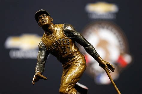 Justin Turners Wins 2022 Roberto Clemente Award