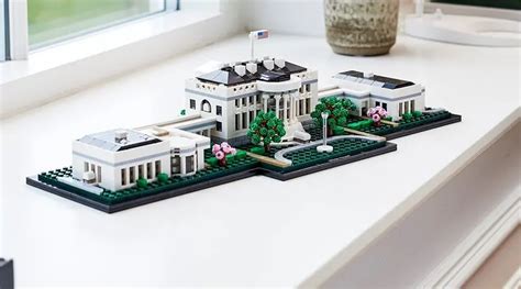 LEGO Architecture 21054 The White House available now