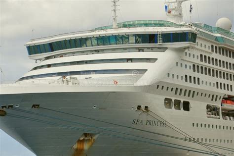 Sea Princess cruise ship editorial stock image. Image of ocean - 76653244