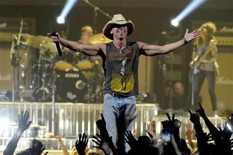 Top 10 Kenny Chesney Songs