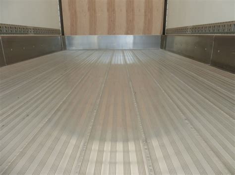 Inverted ''T'' aluminum floor 100% welded | Transit