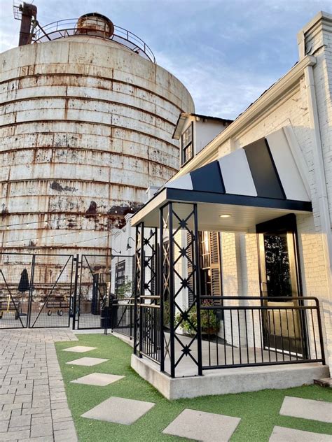 A Photographic Tour of the Silos in Waco, Texas | CuterTudor