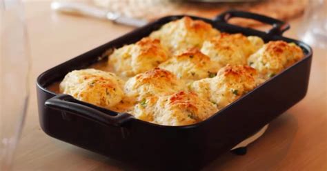 Creamy Chicken and Biscuit Casserole Recipe