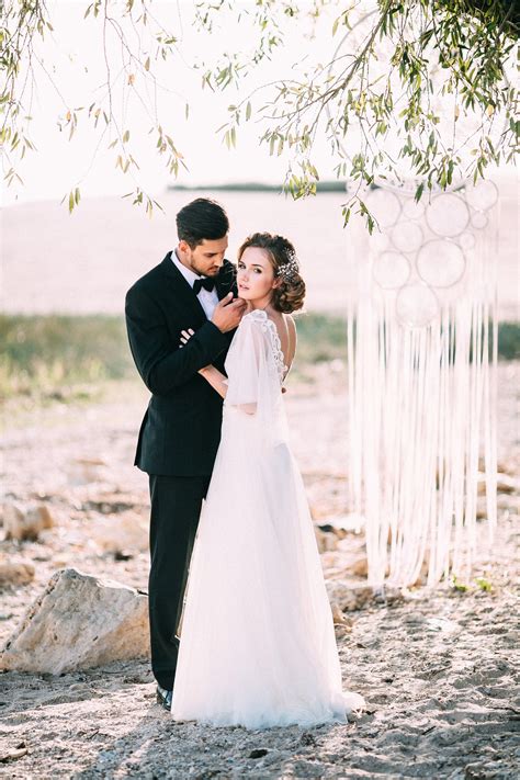 Dreamy Beach Wedding: Styled Photo Shoot in Tender Sunlight – Beach ...