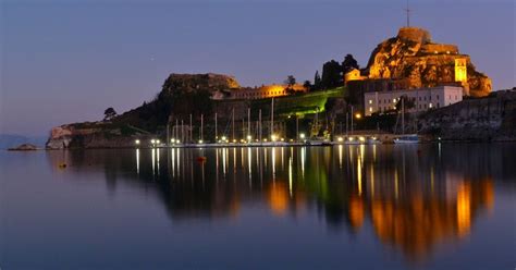 Guided tour of Corfu Town by night with cruise on a pirate ship | musement