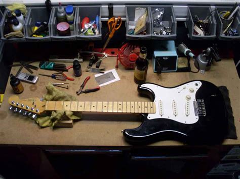 Best Sites To Help You Build An Electric Guitar | 101Guitars