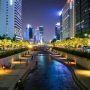 Seoul: Nighttime Tour of Palace, Market, Naksan Park & More | GetYourGuide