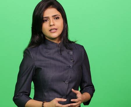 Top 10 Most Beautiful Female News Anchors in India - World Blaze