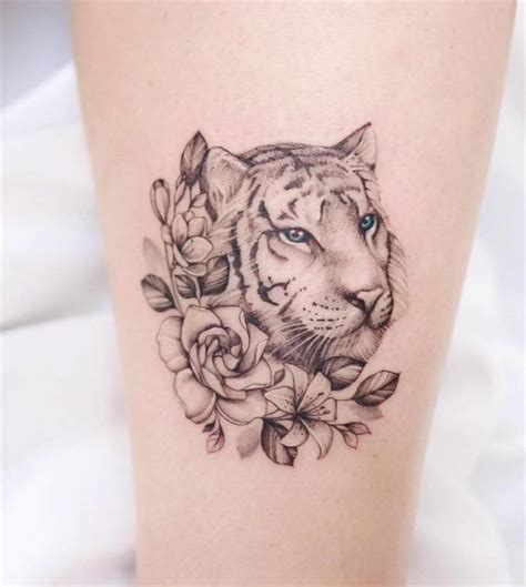 20+ Beautiful Freesia Flower Tattoo Ideas For Females – EntertainmentMesh