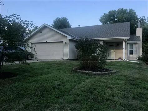 701 E 2nd Street, Edgerton, KS 66021 | 2331857 | ReeceNichols Real Estate