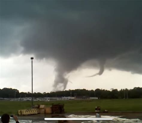 Another dead man walking tornado Cullman, AL EF4 : r/tornado