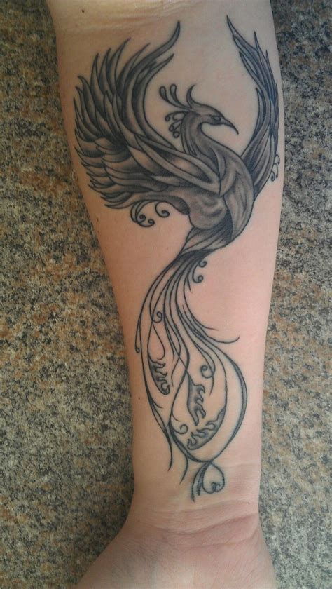 Phoenix tattoo | Ave fenix tatuaje, Tatuajes chiquitos, Tatuajes de arte corporal