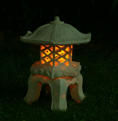 TIAAN 14”height Japanese style lantern Solar garden lamp Solar pagoda ...