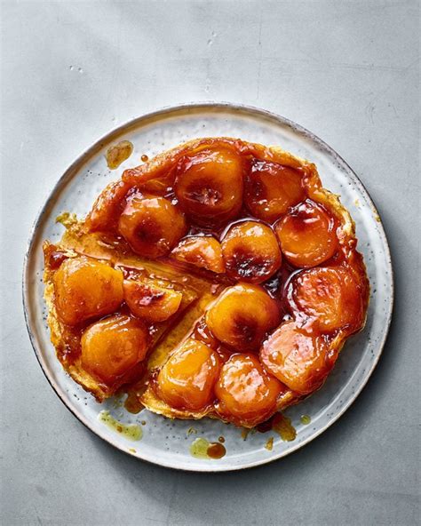 Galvin brothers' classic apple tarte tatin - Discover their famous recipe!