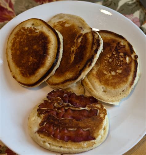 ReviewGuru: Bacon Pancakes.