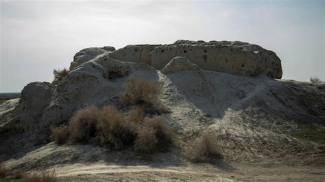 Premium Photo | Sand dome and old sand house