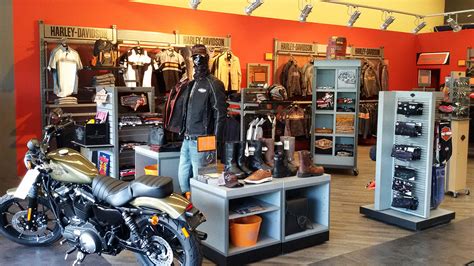 Visual Merchandising para Harley-Davidson Iberia :: Behance