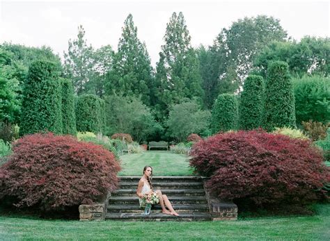 Elegant secret garden wedding editorial | Virginia Wedding Inspiration