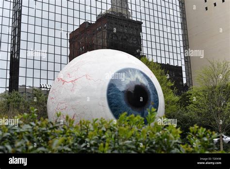 Giant eyeball sculpture hi-res stock photography and images - Alamy