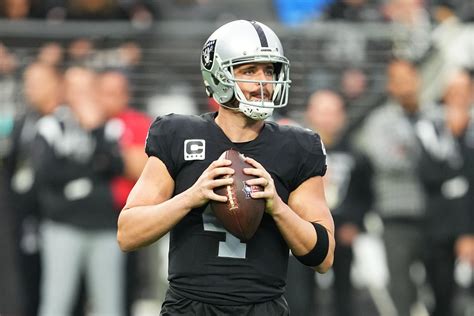 Derek Carr's brother Darren deletes tweet likely revealing the QB's future team