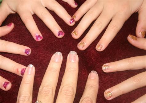 Healthy Happy Fit: Glitter Nails Tutorial