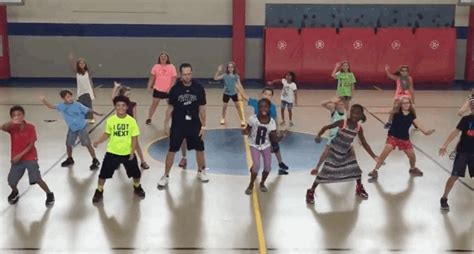 This Gym Teacher Taught His Class a Cardio Version of "Nae Nae" and It ...