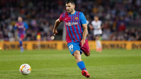 Kun Aguero debuts for Barcelona against Valencia