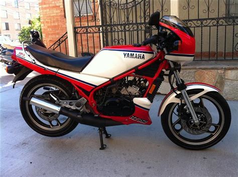 1984 Yamaha RZ 350 - Moto.ZombDrive.COM